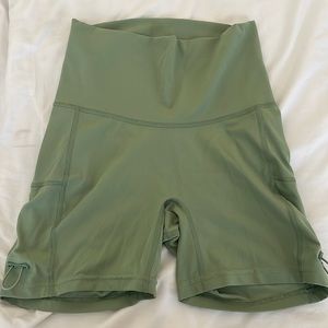 🦈GYMSHARK LEGACY SHORTS